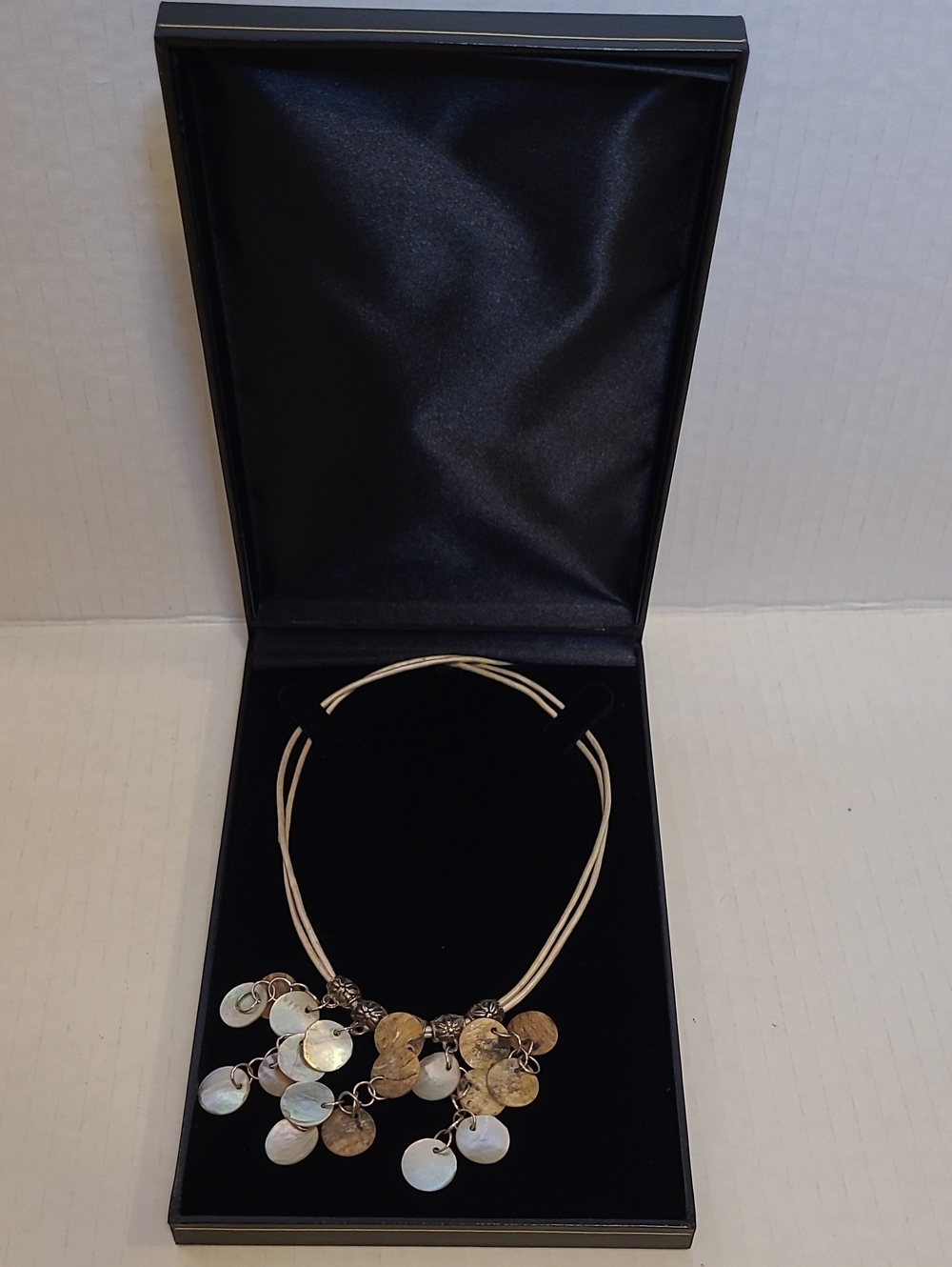 Source Unknown White and Gold Multi-Disc Shell Necklace